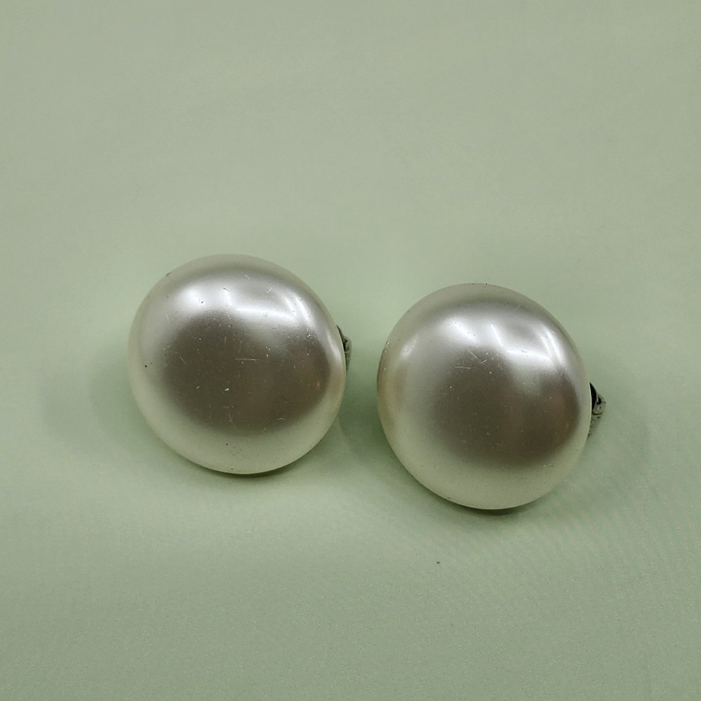 Sarah Coventry Vintage Faux Pearl Silver Tone Button Clip On Earrings Statement